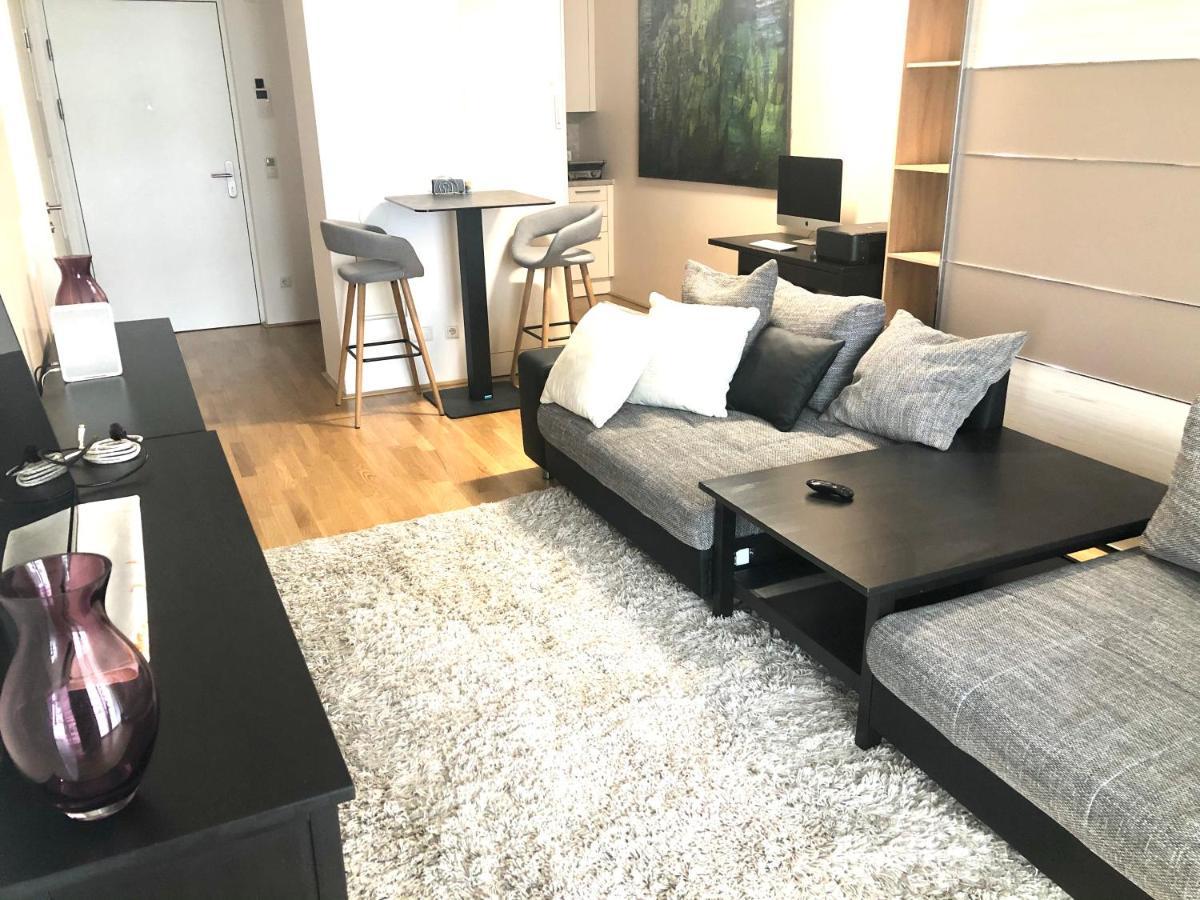 Amazing Austria Center Apartment Near Uno City ウィーン エクステリア 写真