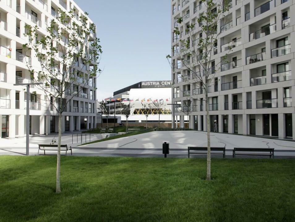 Amazing Austria Center Apartment Near Uno City ウィーン エクステリア 写真